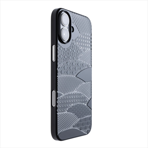 【Web限定】Air Jacket "kiriko" for iPhone 16 Plus  千代柄（扇）(ピアノブラック)